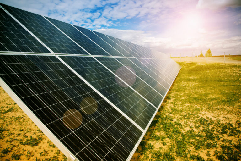 what-is-the-average-lifespan-of-solar-panels-savvy-housekeeping