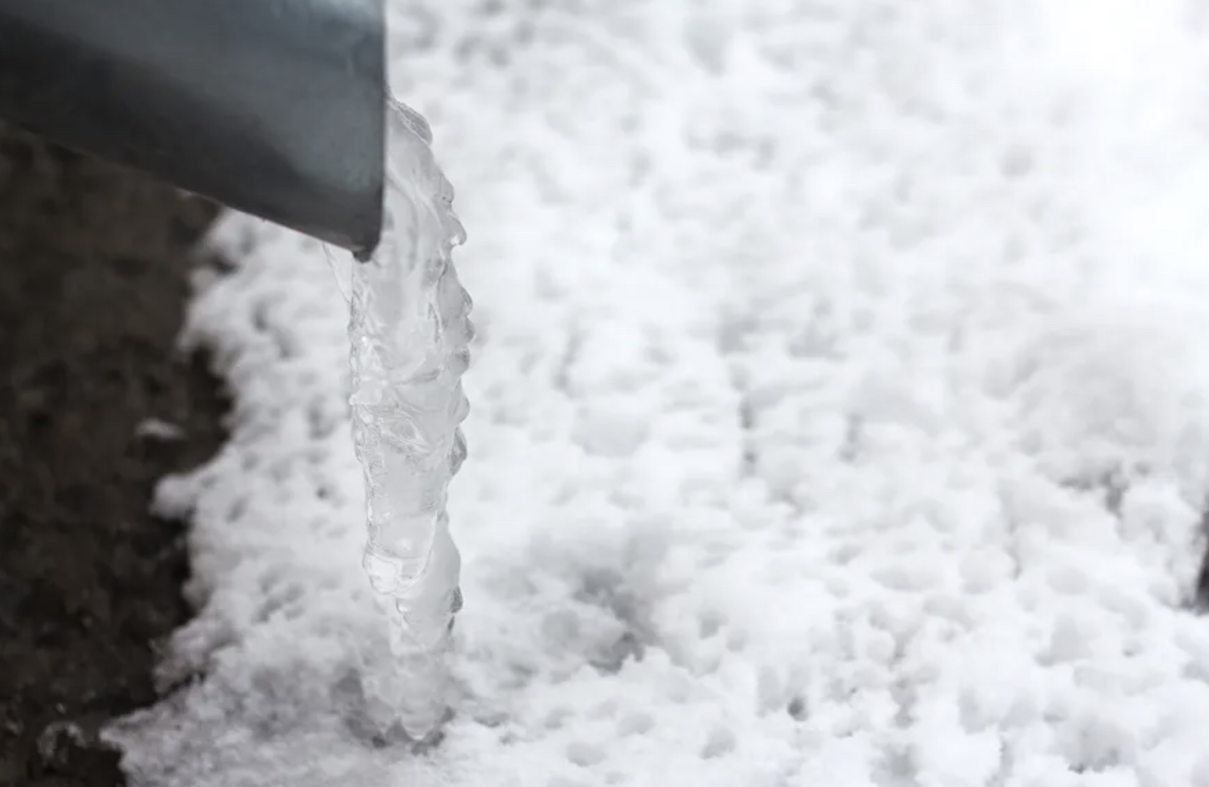 Thaw Frozen Gutters