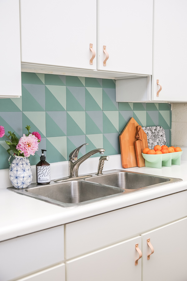 backsplash diy peel and stick vinil tiles pattern papernstitchblog