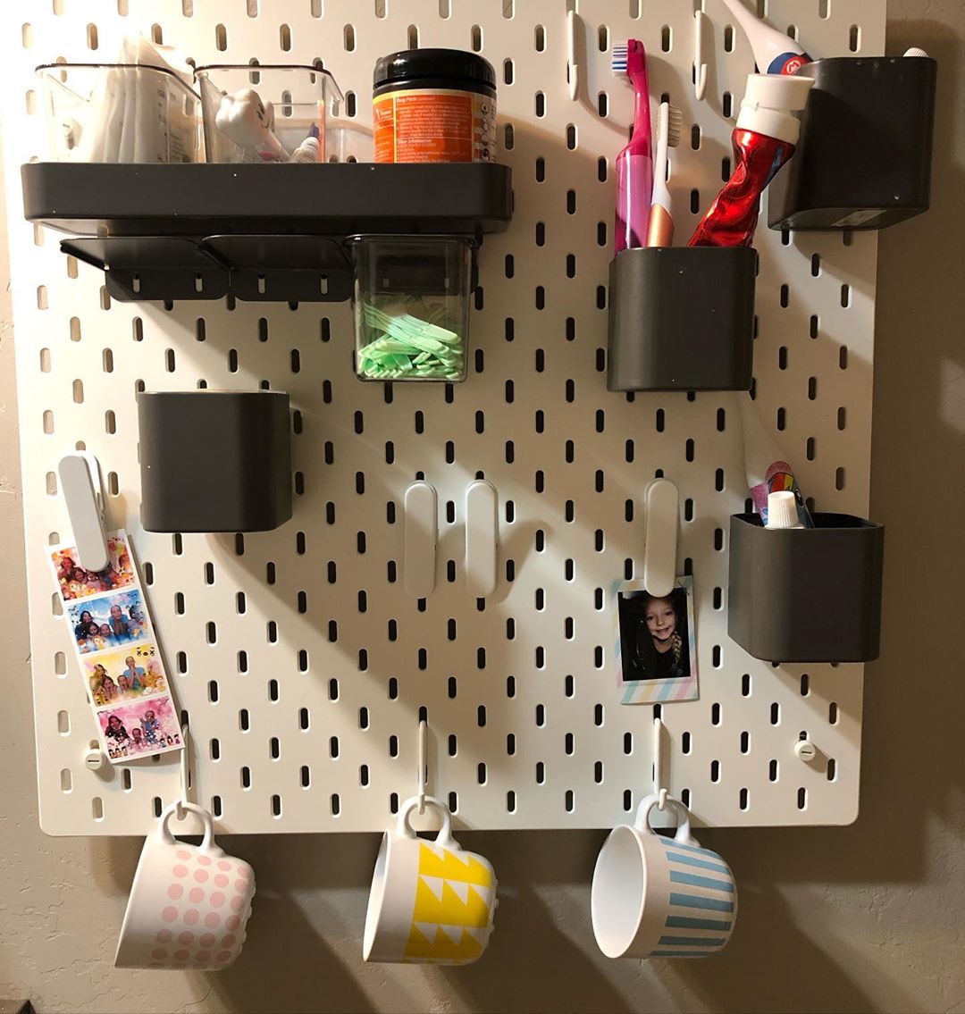 bathroom organization ideas rpegboard and hook B