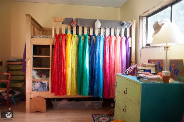 diy canopy eainbow bunk bed canopy littleearthlingblog